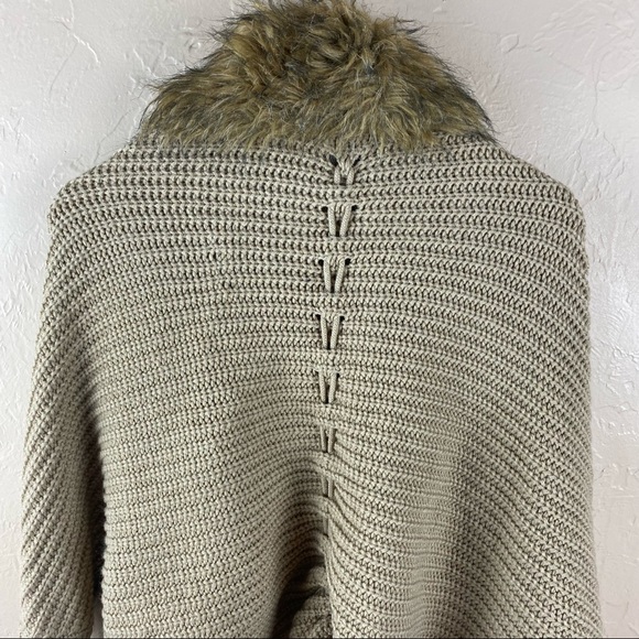 Altar'd State Forever Flurry Tan Faux Fur Collar Cardigan Sweater Size Small - Picture 7 of 13
